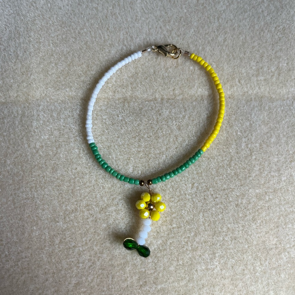 *2 for $20* Yellow, White, and Green Beaded Flower Charm Bracelet